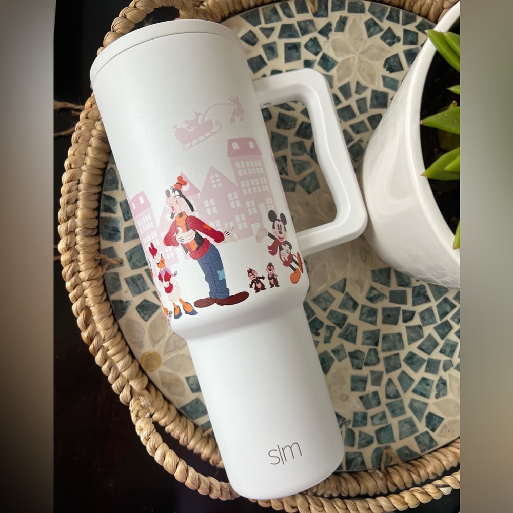 Disney Mickey Mouse and Friends Carol Simple Modern 40oz Trek